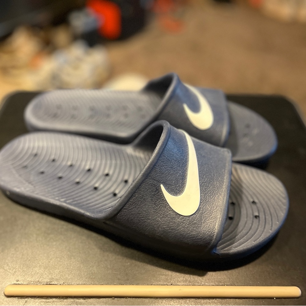 NWOT Nike Slides size 13